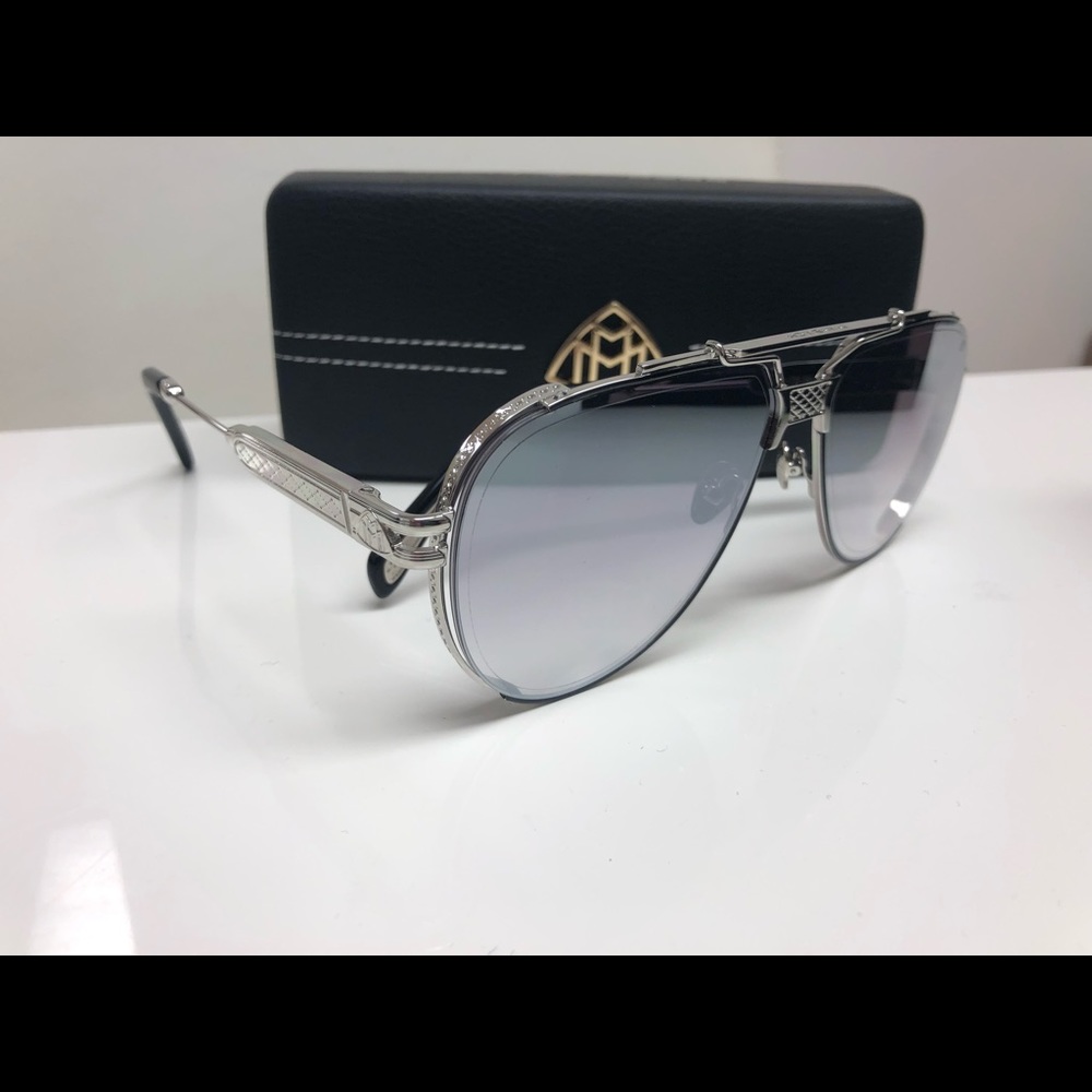 Sunglasses - Picture 2 of 7